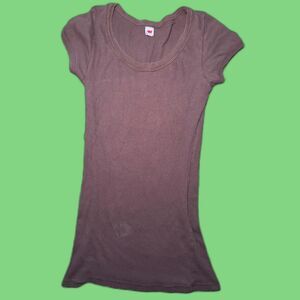 Size Medium Y2K Style Brown Ribbed Shirt